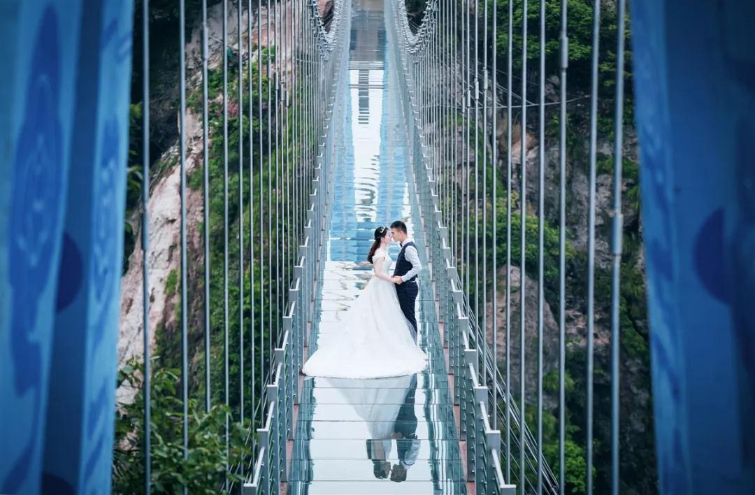 浪漫七夕·天橋之吻！馬仁奇峰景區(qū)憑借結(jié)婚證免費(fèi)入園！