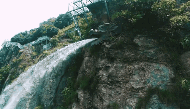 國(guó)慶打卡世界紀(jì)錄！馬仁奇峰面向女性玻璃橋+棧道免費(fèi)！