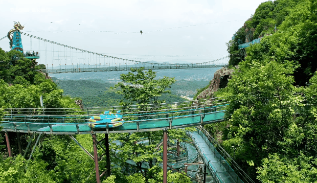 馬仁奇峰暑假史無(wú)前例大放價(jià)！高空玻璃漂流開啟濕身挑戰(zhàn)！
